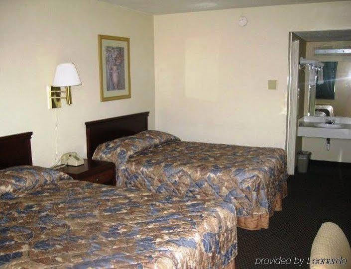 Red Carpet Motel 2*